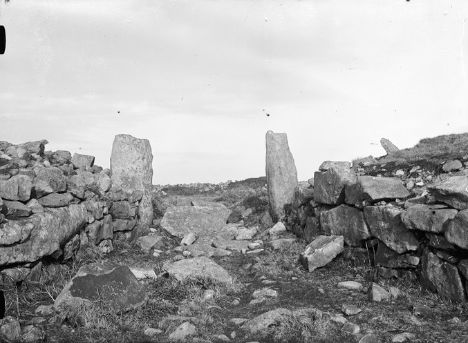 The gateway at Chûn Castle